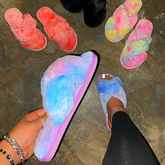 🚨Almost Gone// Purple tie dye Slippers - Picture 4 of 6